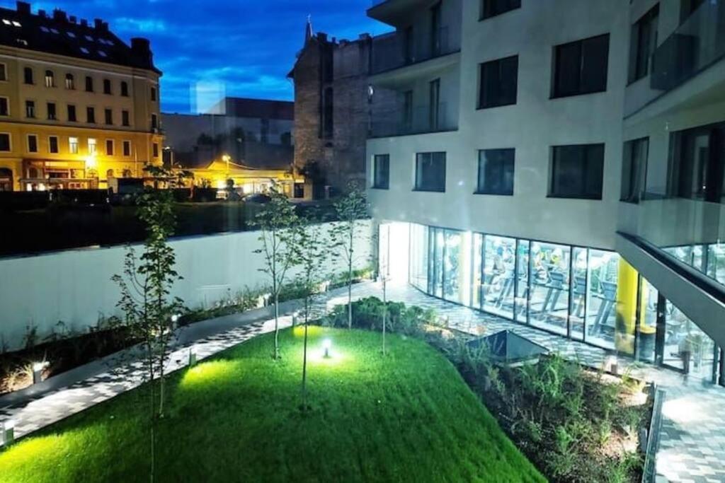 B104 - Liberty Bridge Lovely Home With Free Parking Budapest Exterior foto